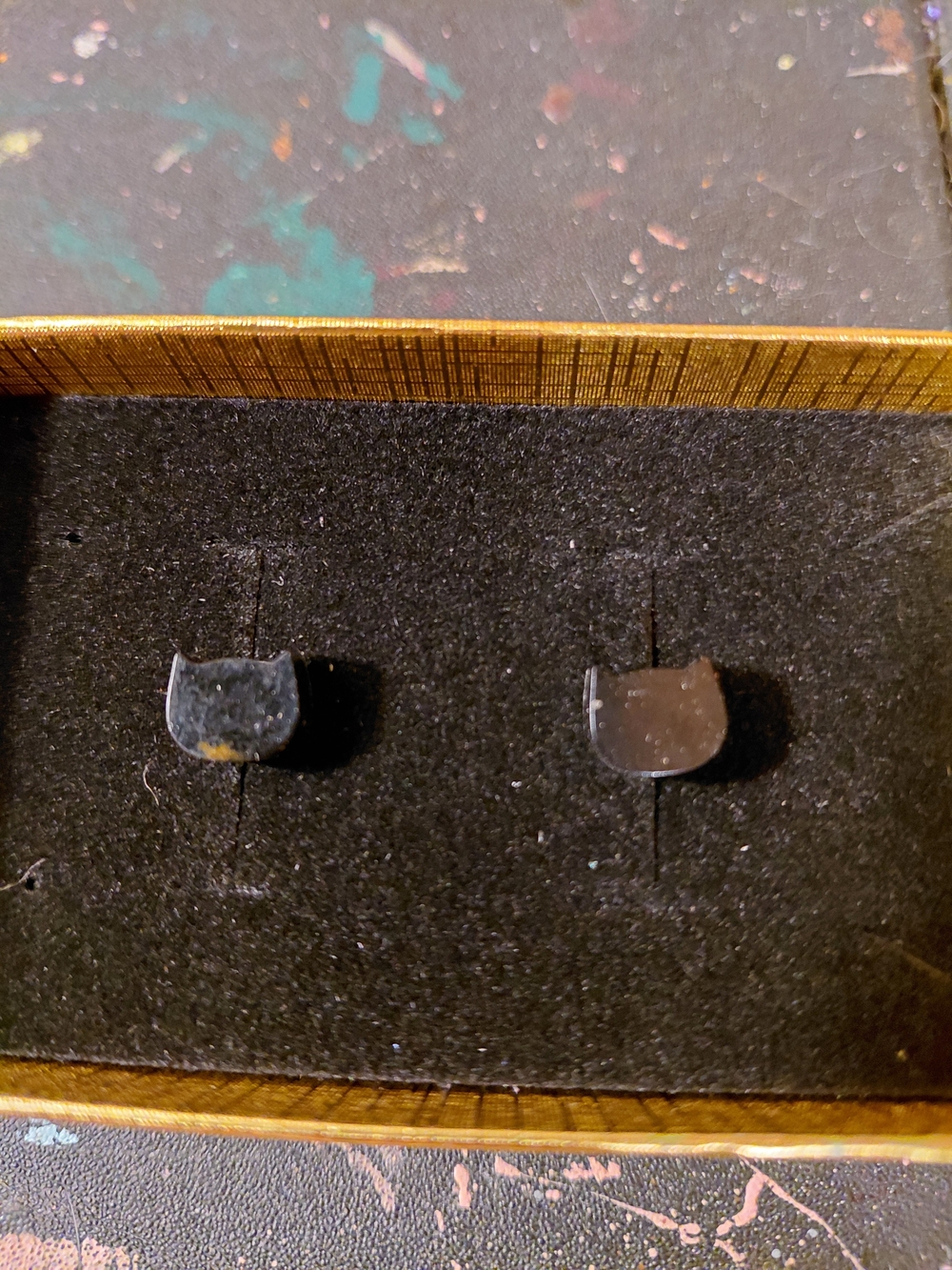 Minimal Cat Head Stud Earrings in Black - Unbranded
